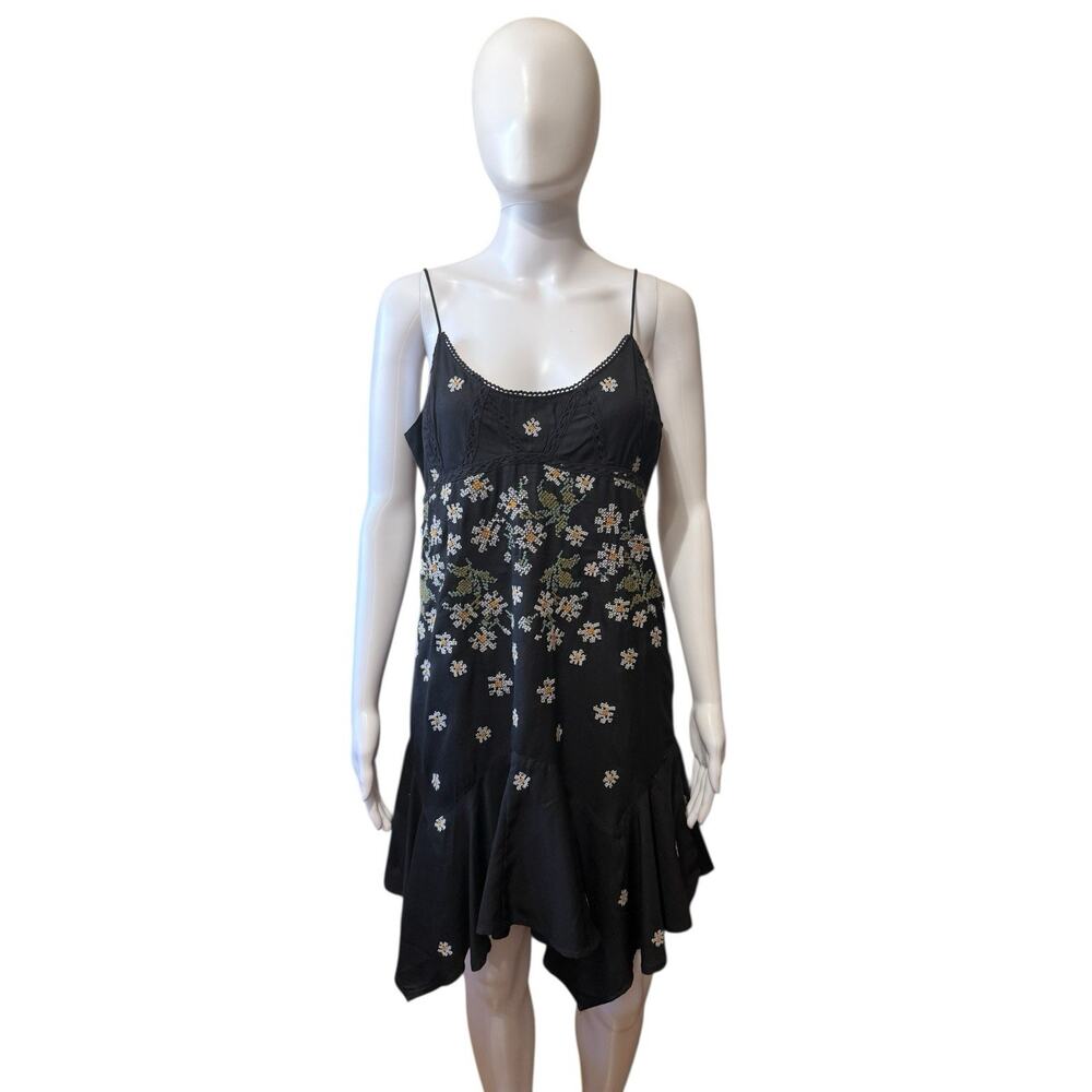 Urban Outfitters Black Floral Embroidered Slip Dress Spaghetti Straps Size M